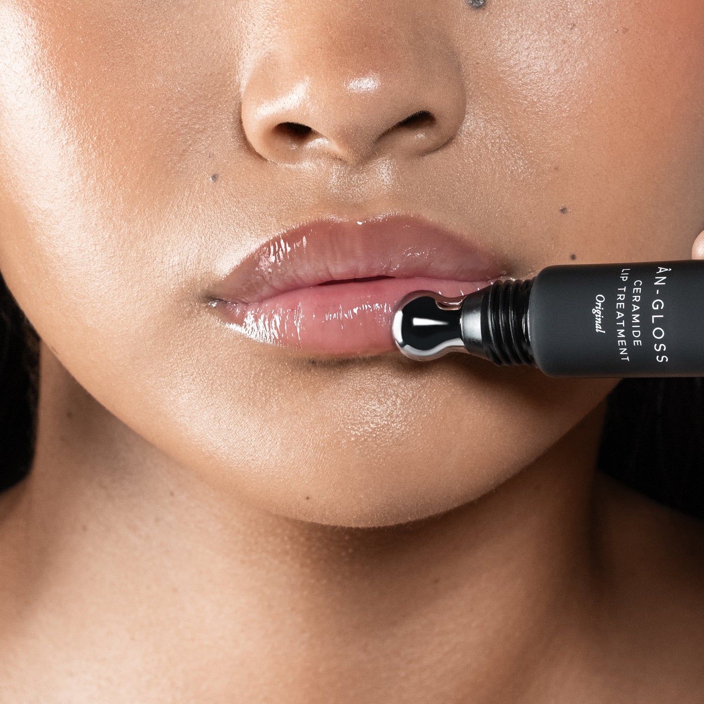 An-Gloss Ceramide Lip Treatment-Original - a glossy, universal sheer